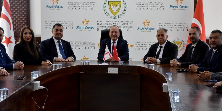 Ataoğlu, AdaKıbrıs’ta Turizm Buluşması organizasyonu kapsamında KKTC’de bulunan TÜRSAB Heyeti ile KITSAB heyetlerini kabul etti:’ Lansman etkinlikleri ile amacımız KKTC’yi Türkiye halkına tanıtmak’