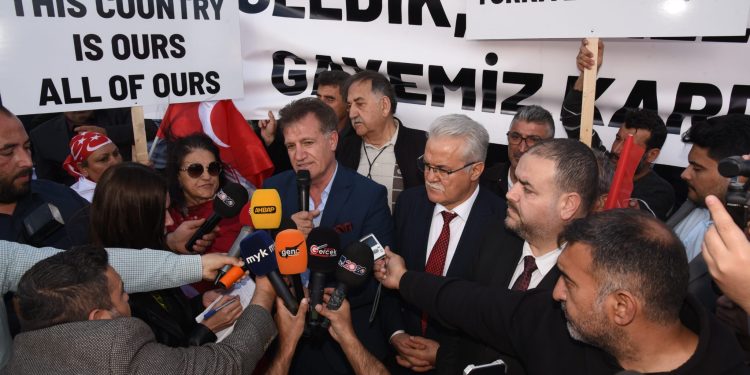 YDP Lefkoşa İlçe Teşkilatı, “Anavatana Saygı, Vefa’ya Çağrı” eylemi yaptı eğitim…