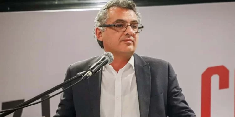 Erhürman: Kimse bizi dünyayla buluşma kararlılığımızdan alıkoyamayacak