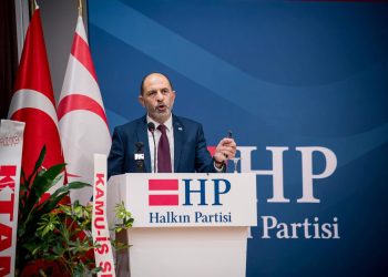 Özersay: Türkiye, federal çözüm savunuyor olsa, Türk devletleri böyle bir adım atmayacaklar mıydı?