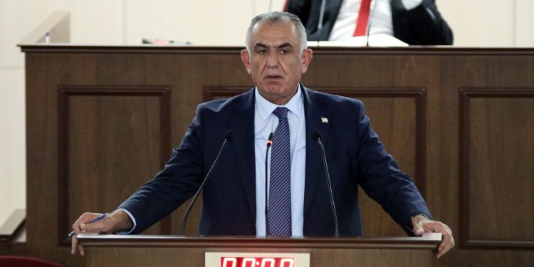 Meclis’te Disiplin Tüzüğü tartışması…Çavuşoğlu: Sendikalar halen diyalog kurmaya hazırsa biz de hazırız ama kimse bize tüzüğü değiştirmek için süre veremez