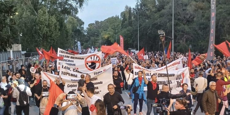 KTÖS ve KTOEÖS, 40 örgütün desteğiyle eylem düzenledi