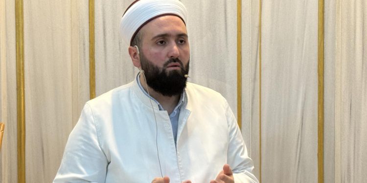 Almanya’da yetişen Türk imam, Berlin’de 3,5 yılda 90 kişinin İslamiyet’i seçmesine vesile oldu