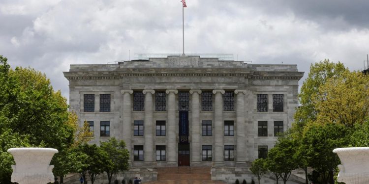 Beyaz Saray, Harvard Üniversitesine yaptırımlarını antisemitizm yasalarıyla savundu